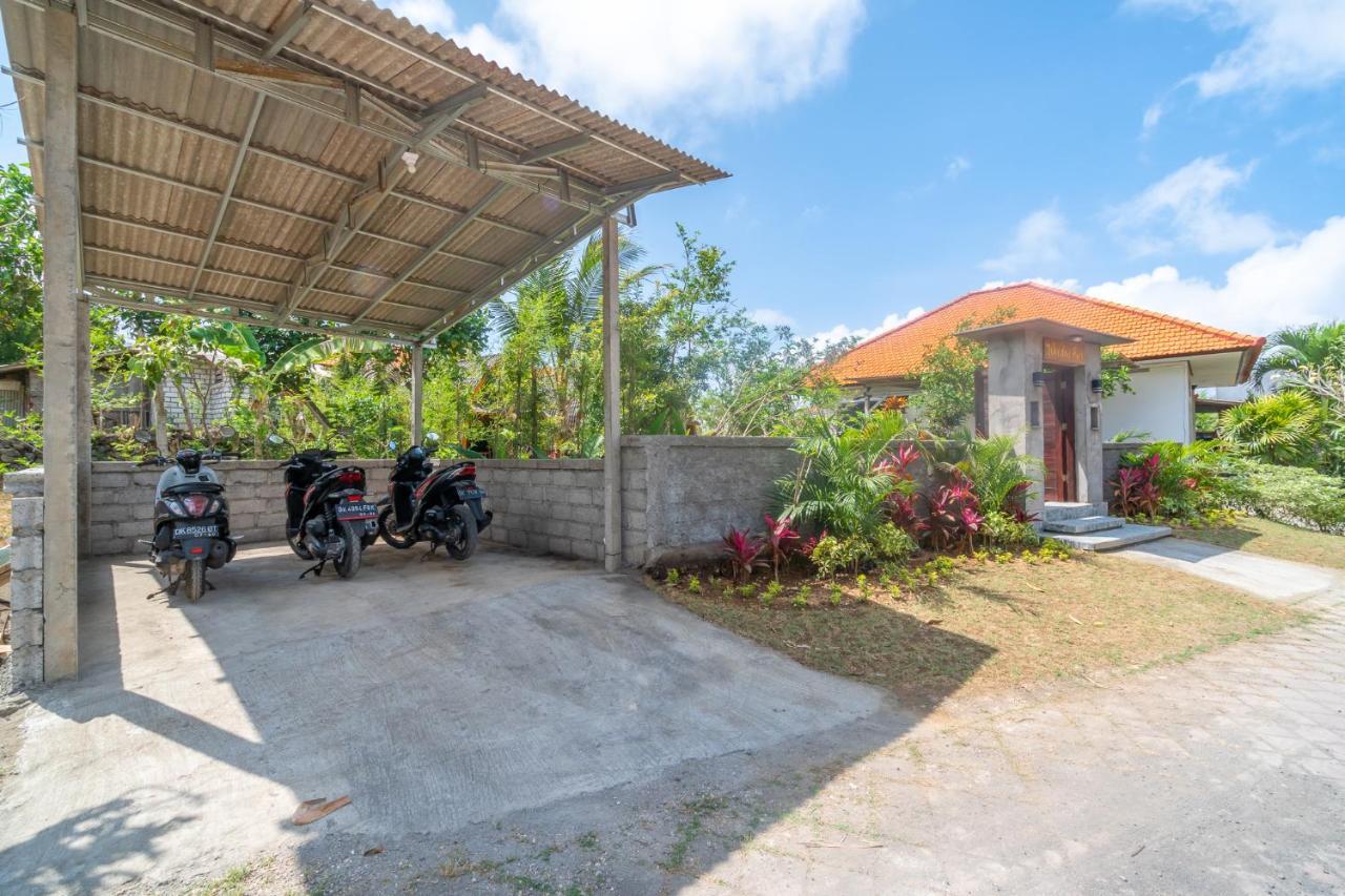 Wooden Puri Guesthouse Uluwatu  Exterior photo